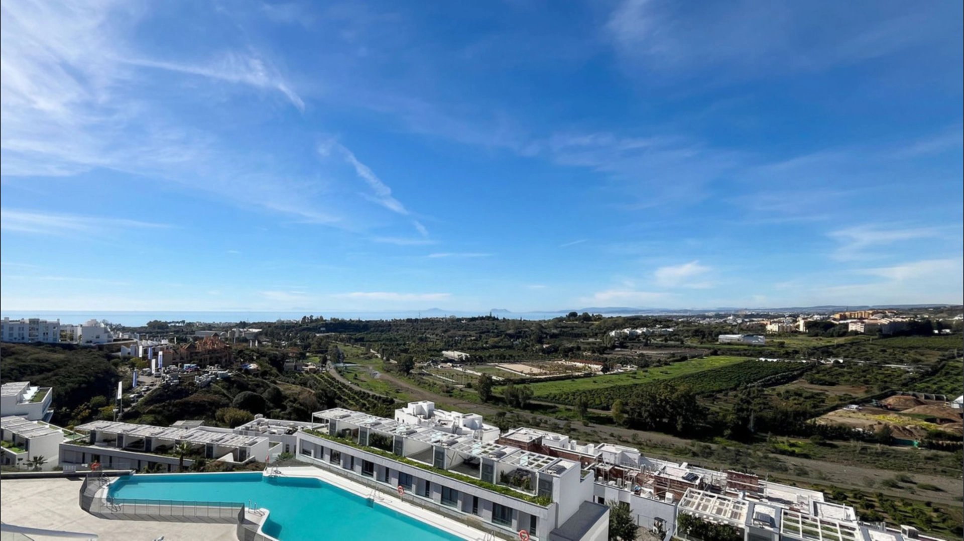 Penthouse for sale in New Golden Mile, Estepona East