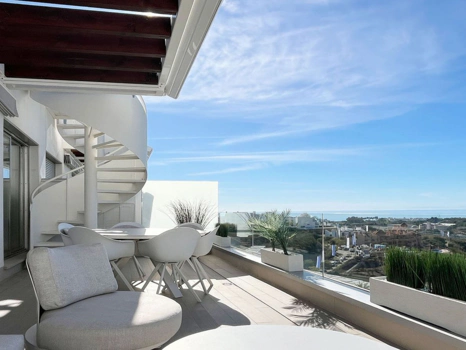 Modern Penthouse with Panoramic Sea Views in Oceana Views