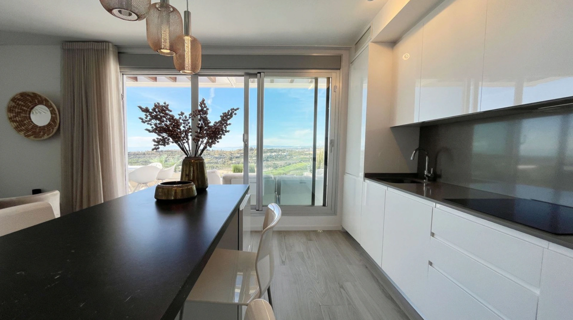 Penthouse for sale in New Golden Mile, Estepona East