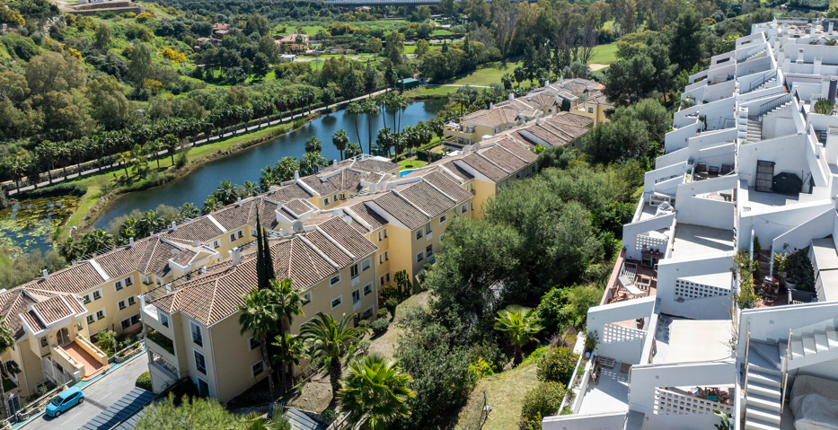 Elegante Apartamento de Dos Dormitorios en Mirador La Quinta