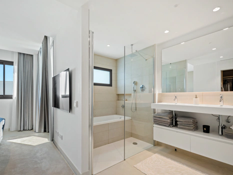 Modern Luxury 3-Bedroom Apartment in Higuerón West III – Fuengirola