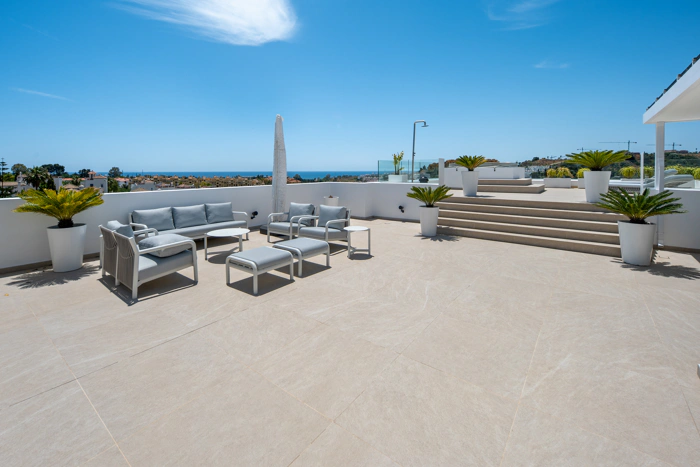 Luxury Contemporary Villa with Panoramic Sea Views in La Resina Golf