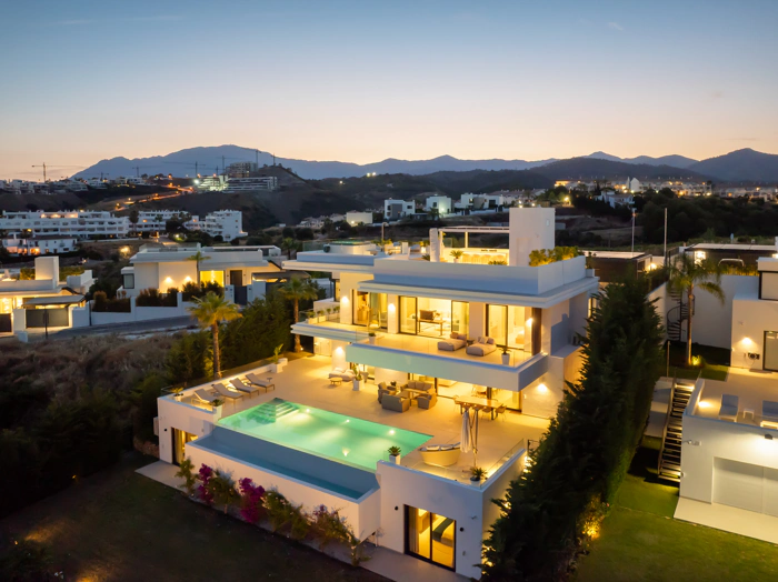 Luxury Contemporary Villa with Panoramic Sea Views in La Resina Golf