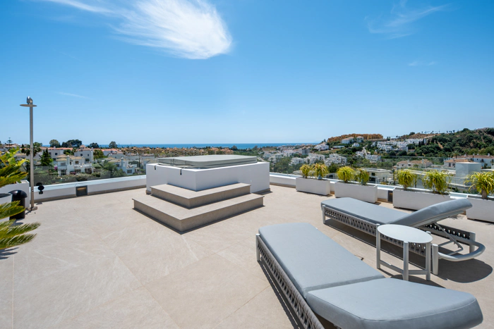 Luxury Contemporary Villa with Panoramic Sea Views in La Resina Golf