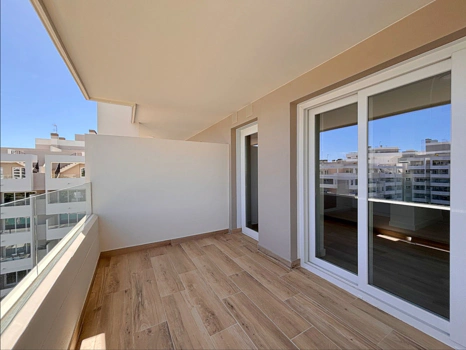 Luxury Apartment with Rooftop Pool and Mountain Views