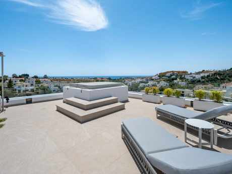 Luxury Contemporary Villa with Panoramic Sea Views in La Resina Golf