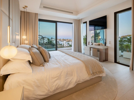 Luxury Contemporary Villa with Panoramic Sea Views in La Resina Golf