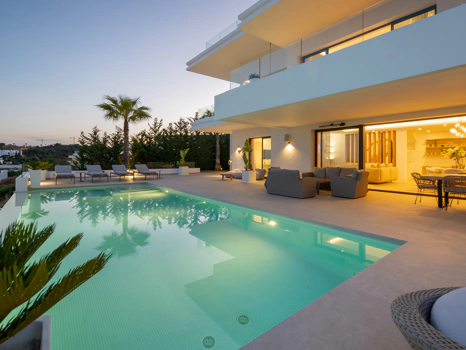Villa Contemporánea de Lujo con Vistas Panorámicas al Mar en La Resina Golf
