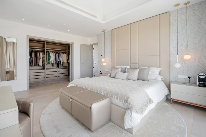 Luxury Contemporary Villa with Panoramic Sea Views in La Resina Golf