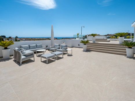 Villa Contemporánea de Lujo con Vistas Panorámicas al Mar en La Resina Golf