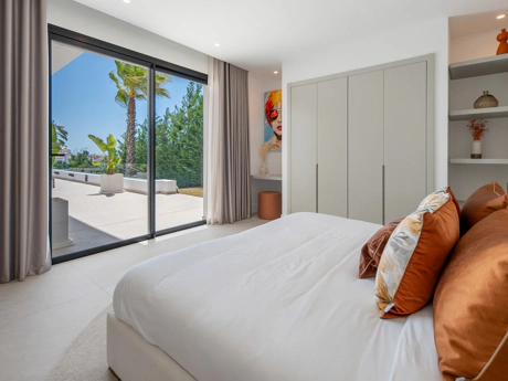 Luxury Contemporary Villa with Panoramic Sea Views in La Resina Golf