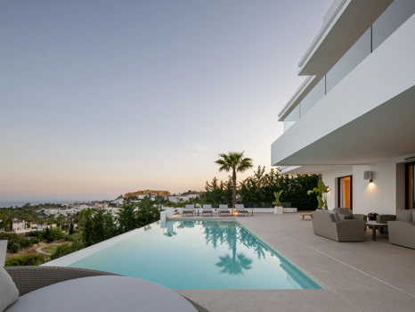 Villa Contemporánea de Lujo con Vistas Panorámicas al Mar en La Resina Golf