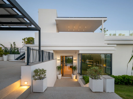 Luxury Contemporary Villa with Panoramic Sea Views in La Resina Golf