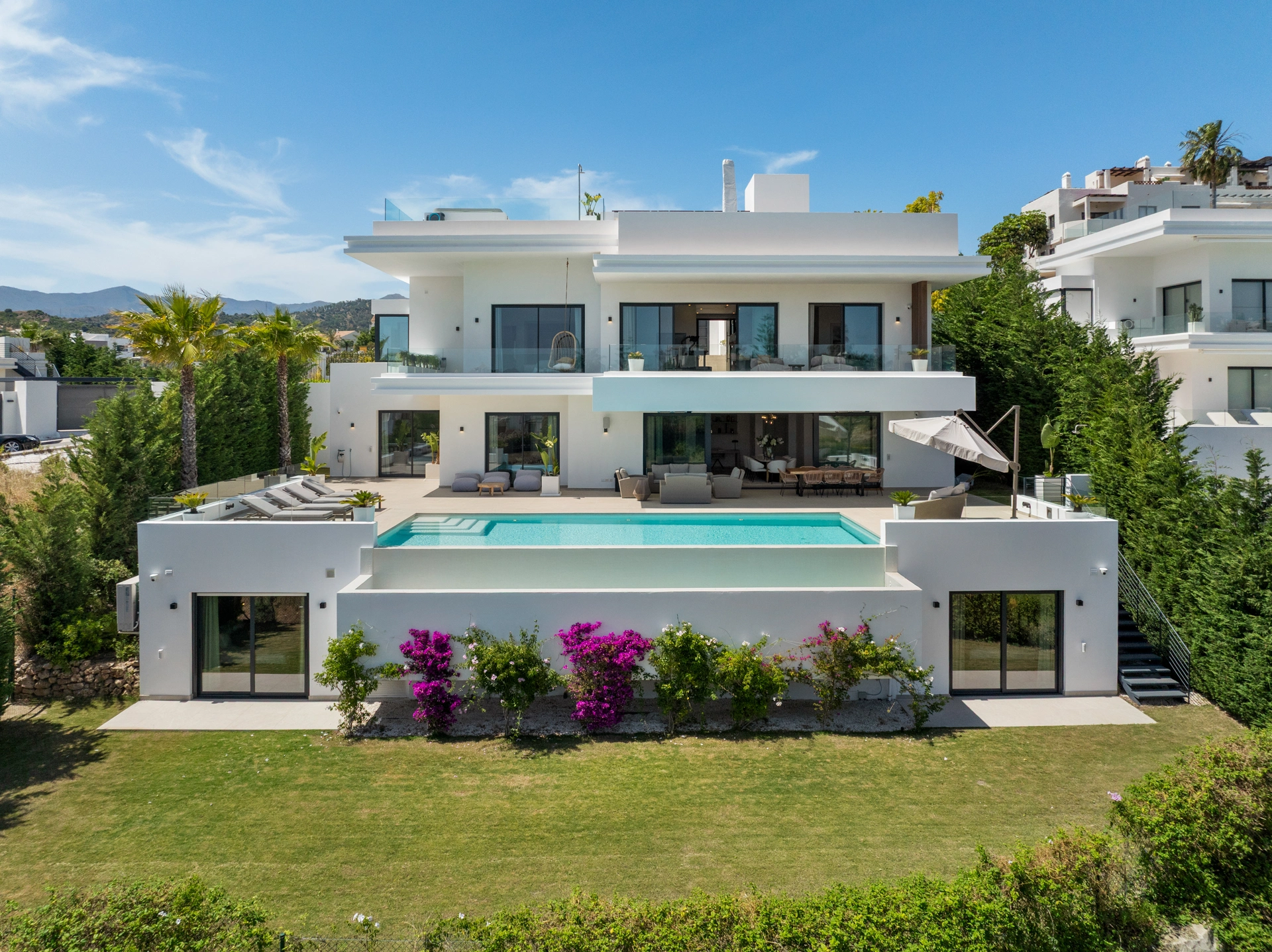 Villa en venta en La Resina Golf, Estepona Este