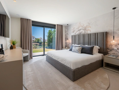 Villa Contemporánea de Lujo con Vistas Panorámicas al Mar en La Resina Golf