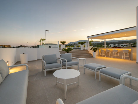 Villa Contemporánea de Lujo con Vistas Panorámicas al Mar en La Resina Golf