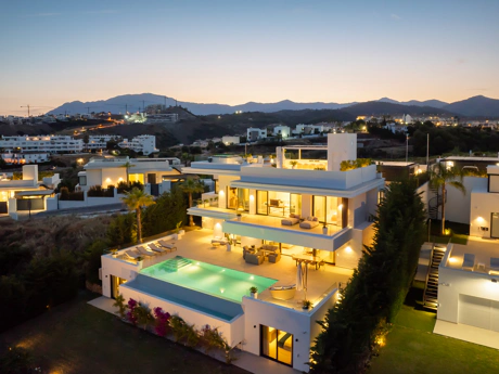 Luxury Contemporary Villa with Panoramic Sea Views in La Resina Golf