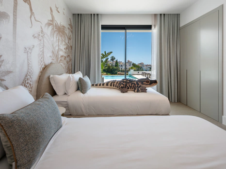 Villa Contemporánea de Lujo con Vistas Panorámicas al Mar en La Resina Golf