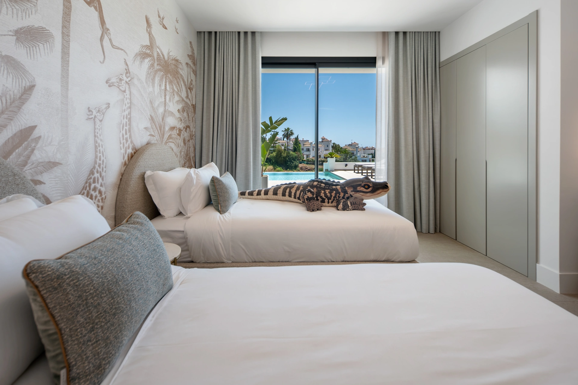 Villa en venta en La Resina Golf, Estepona Este