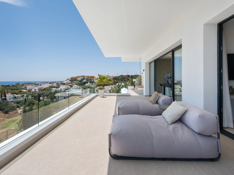 Luxury Contemporary Villa with Panoramic Sea Views in La Resina Golf