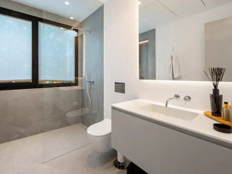 Luxury Contemporary Villa with Panoramic Sea Views in La Resina Golf