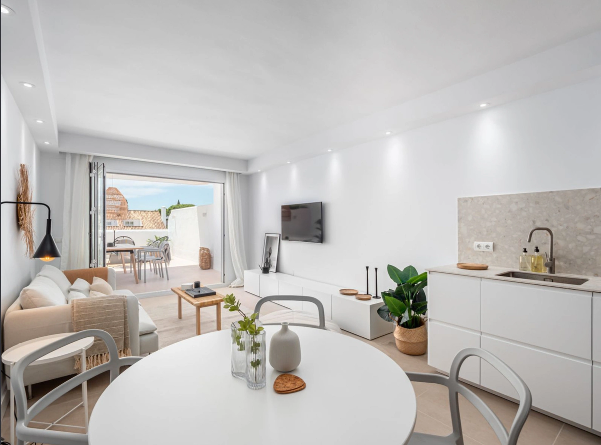 Apartment for sale in Nueva Andalucia, Marbella