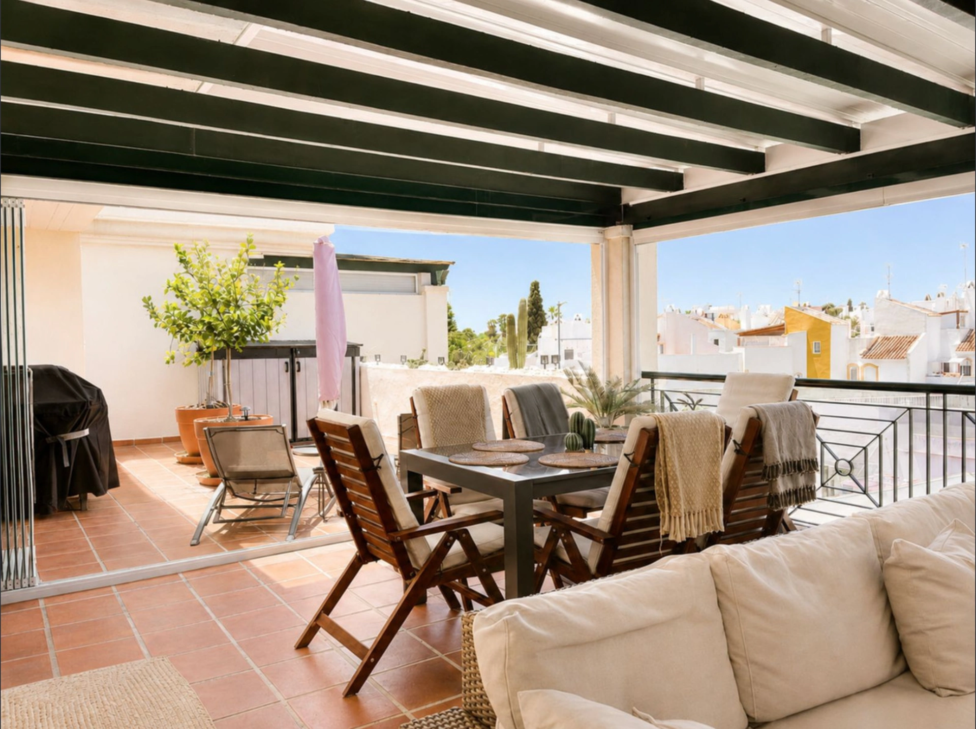 Penthouse for sale in Nueva Andalucia, Marbella