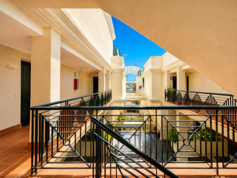 Beautifully Renovated 2-Bedroom Apartment with Large Sunny Terrace in Lorcrimar