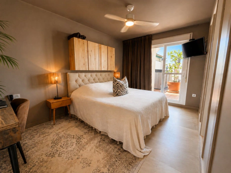 Beautifully Renovated 2-Bedroom Apartment with Large Sunny Terrace in Lorcrimar