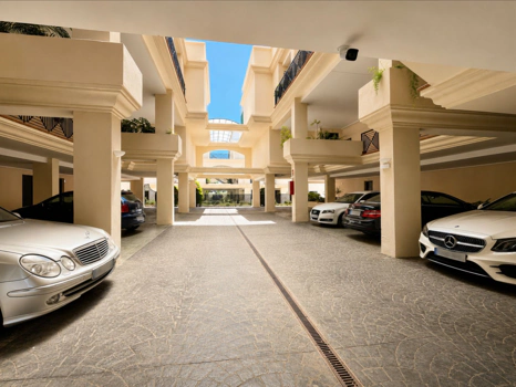 Beautifully Renovated 2-Bedroom Apartment with Large Sunny Terrace in Lorcrimar