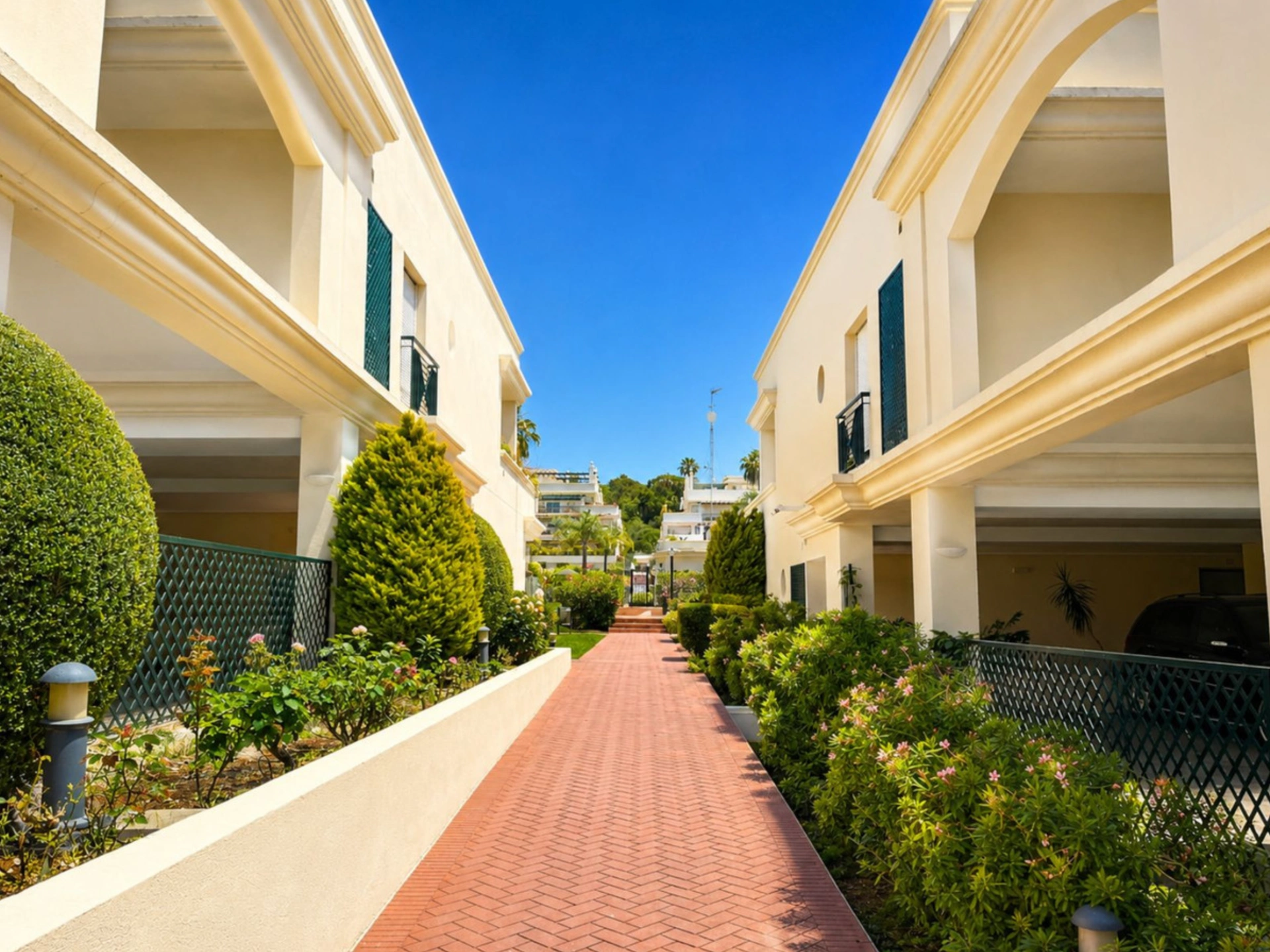 Penthouse for sale in Nueva Andalucia, Marbella