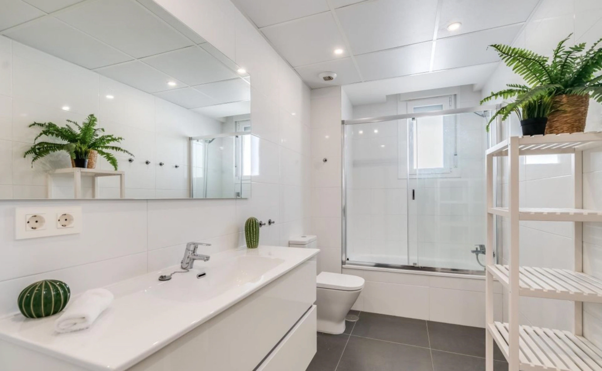 Apartment for sale in Nueva Andalucia, Marbella