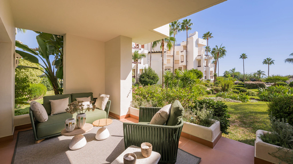 Exclusive Ground Floor Apartment with Sea Views in Bahía del Velerín