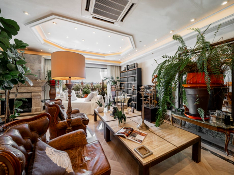 Prestige Living and Investment Opportunity in the Heart of Puerto Banús