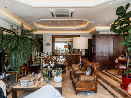 Prestige Living and Investment Opportunity in the Heart of Puerto Banús