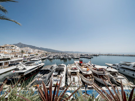 Prestige Living and Investment Opportunity in the Heart of Puerto Banús