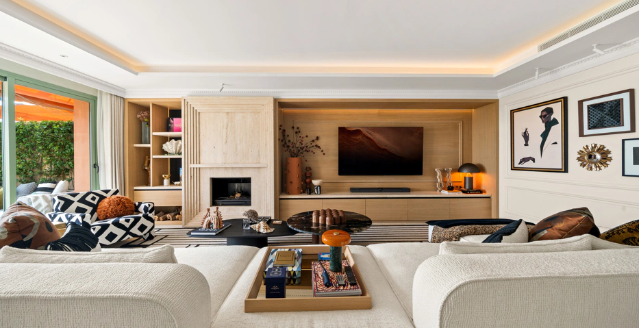 Luxury three-Bedroom Penthouse with expansive Sea Views in Four Seasons