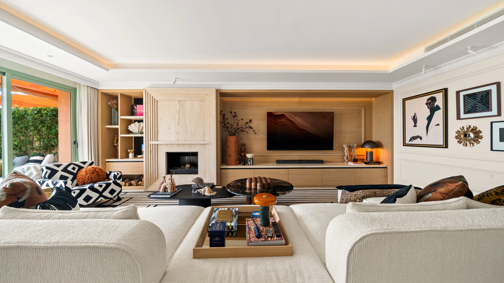 Luxury three-Bedroom Penthouse with expansive Sea Views in Four Seasons