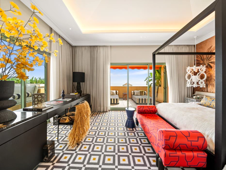 Luxury three-Bedroom Penthouse with expansive Sea Views in Four Seasons