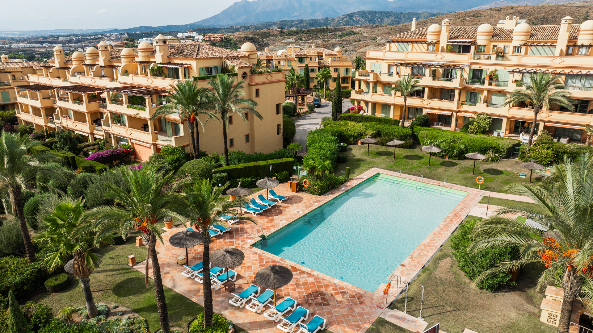 Penthouse for sale in Los Flamingos, Benahavis