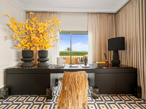 Luxury three-Bedroom Penthouse with expansive Sea Views in Four Seasons