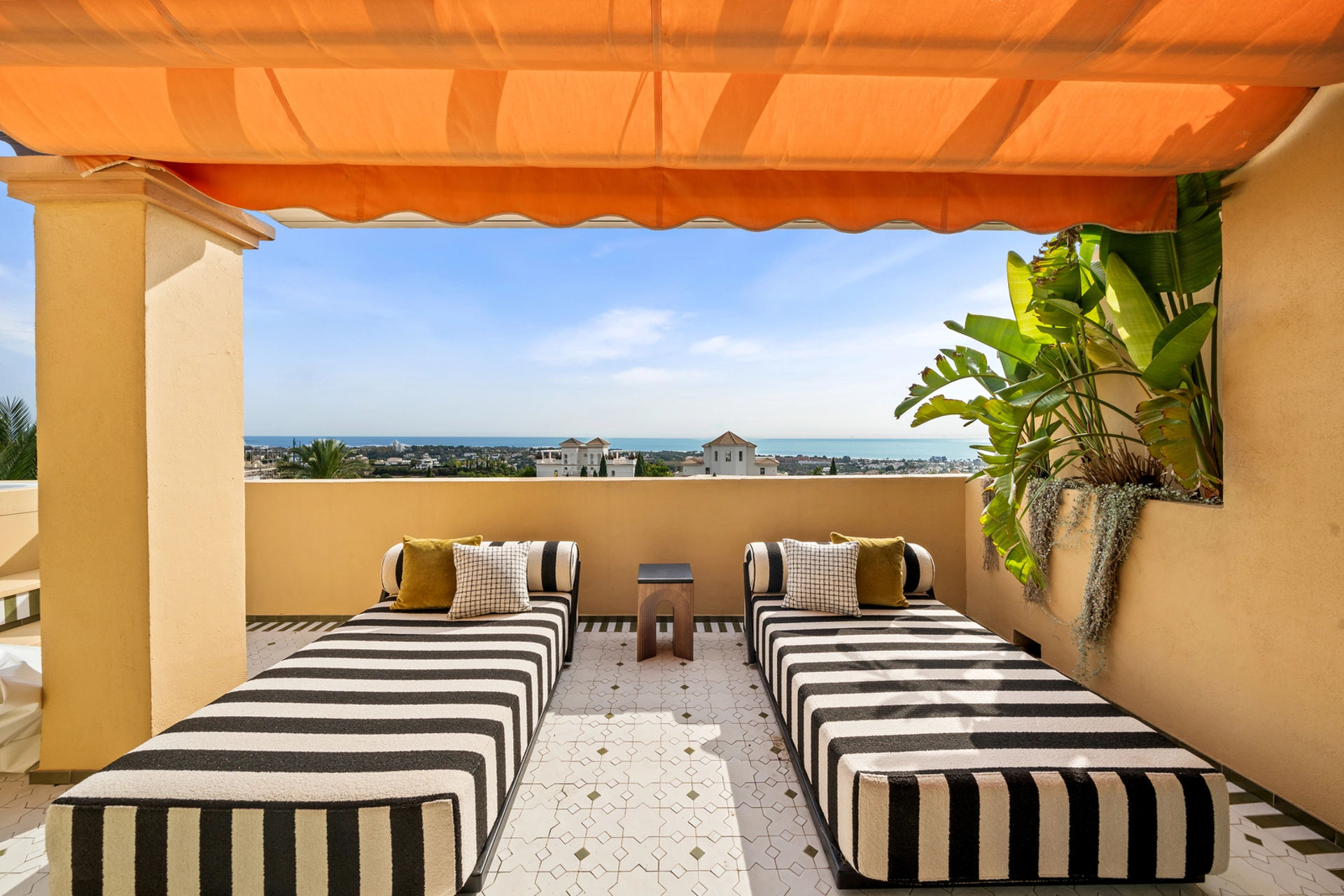 Penthouse for sale in Los Flamingos, Benahavis