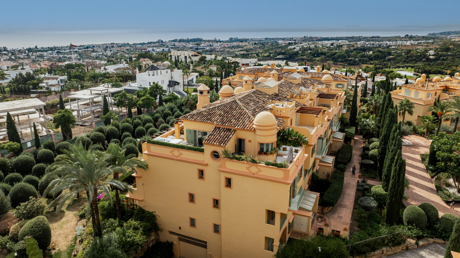 Penthouse for sale in Los Flamingos, Benahavis