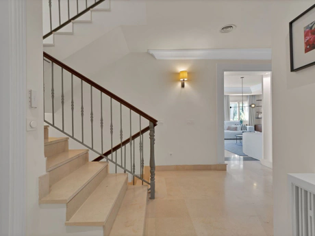 Villa for sale in Marbella - Puerto Banus