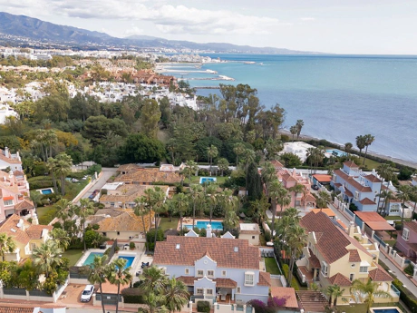 Villa for sale in Marbella - Puerto Banus