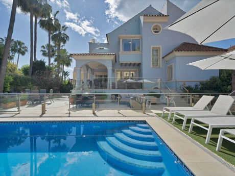 Villa for sale in Marbella - Puerto Banus