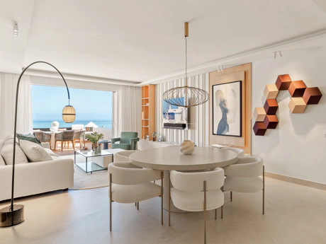 Exquisite Renovated Beachfront Penthouse in Bahía del Velerín