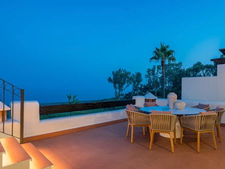 Exquisite Renovated Beachfront Penthouse in Bahía del Velerín