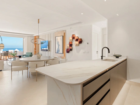 Exquisite Renovated Beachfront Penthouse in Bahía del Velerín