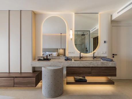 Exquisite Renovated Beachfront Penthouse in Bahía del Velerín